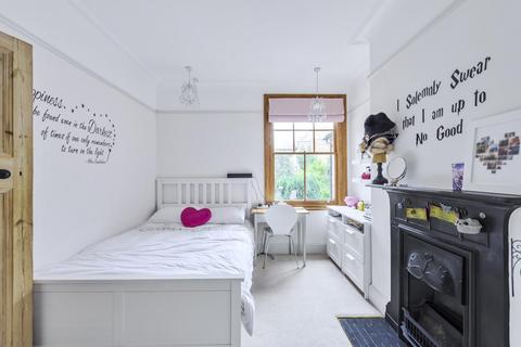 Fernlea, 100 Crouch Hill, London, N8 9EA