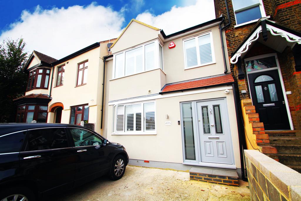 Chelmsford Road, South Woodford 4 bed terraced house £775,000