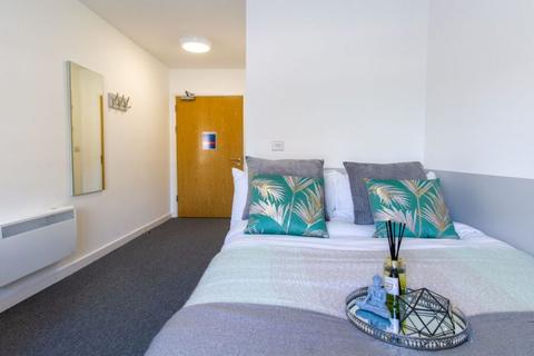 1 bedroom in a flat share to rent - Cathedral Road, Derby
