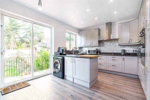 8 Holland Way, Bromley, BR2 7DN