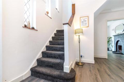 8 Holland Way, Bromley, BR2 7DN