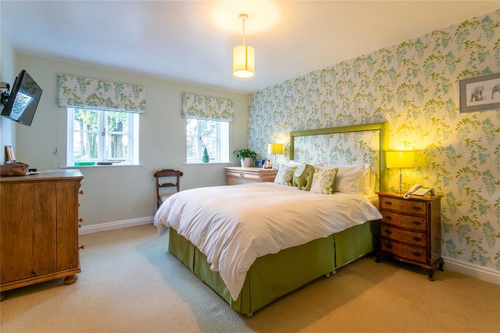 Large Main Bedroom