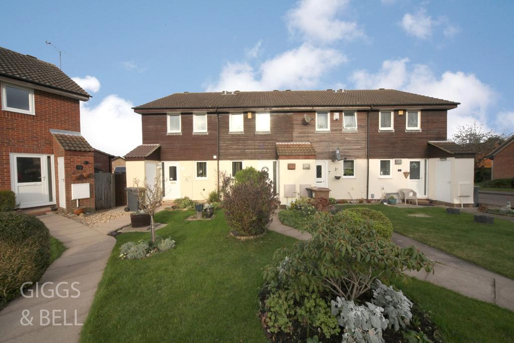 Oregon Way, Luton, Bedfordshire, LU3 2 bed terraced house £280,000