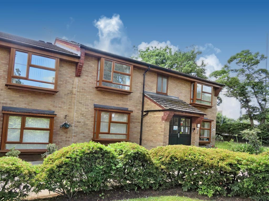 Palmers Drive, Grays RM17 1 bed retirement property £165,000