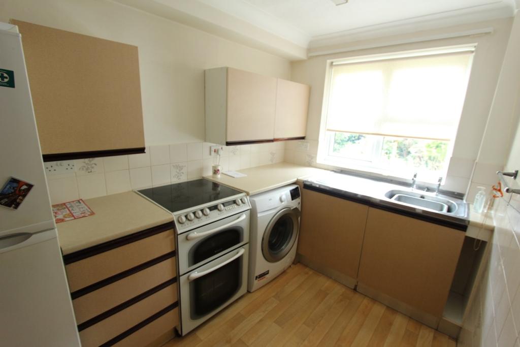 Palmers Drive, Grays RM17 1 bed retirement property £165,000