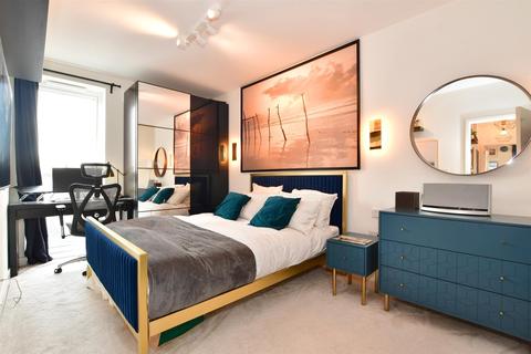 2 bedroom apartment for sale - Hickman Avenue, London