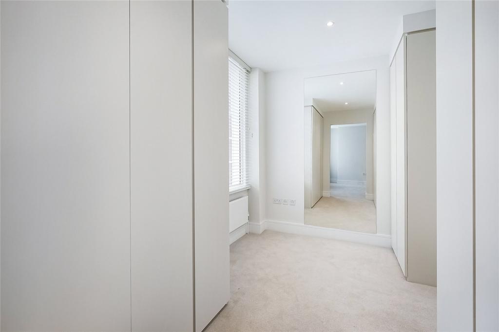 Walk-In Wardrobe