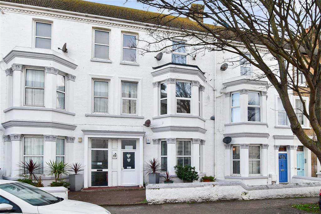 Gordon Road, Cliftonville, Margate, Kent 2 bed flat - £240,000