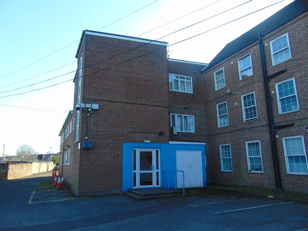 Cardinal House, Bridge Road, Alum Rock Studio £20,000