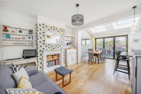 82 Deans Road, London, W7 3QB