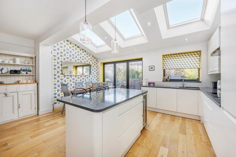 82 Deans Road, London, W7 3QB