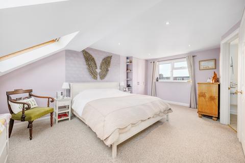 82 Deans Road, London, W7 3QB