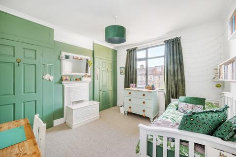 82 Deans Road, London, W7 3QB