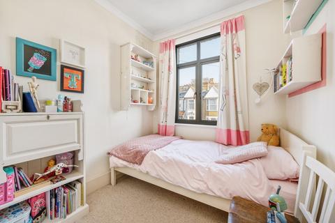 82 Deans Road, London, W7 3QB