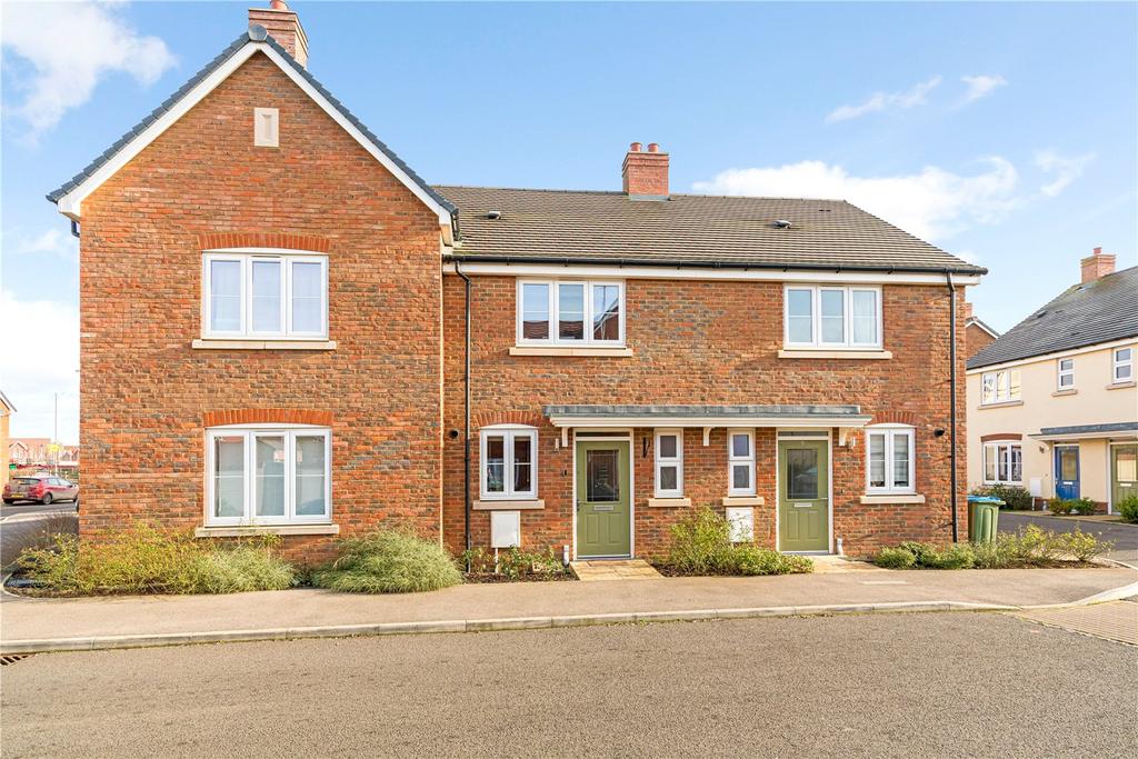Millway Furlong, Haddenham, HP17 2 bed terraced house £340,000
