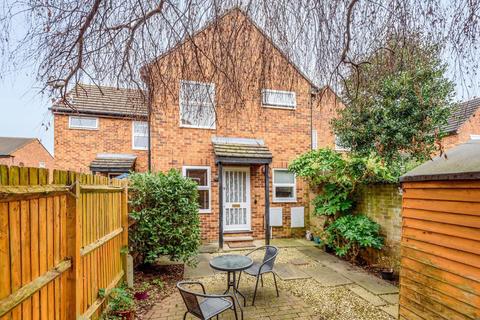 2 Tideway Close, Richmond, TW10 7YR