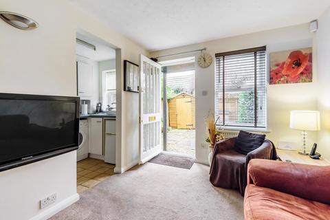2 Tideway Close, Richmond, TW10 7YR
