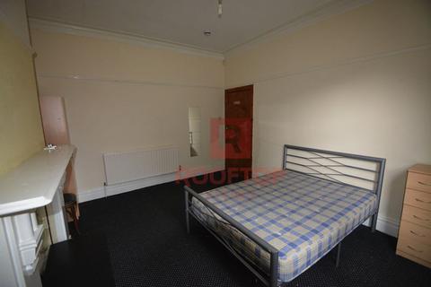 6 bedroom house to rent - St. Michaels Terrace, Leeds LS6