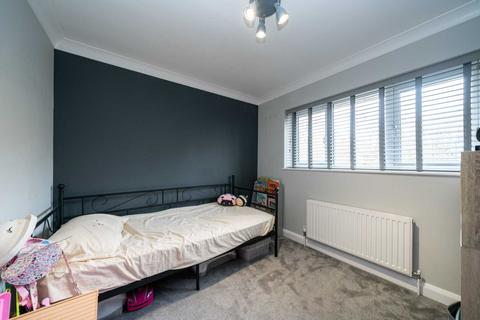 24 Hetchleys, Hemel Hempstead, HP1 3NY