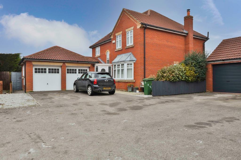 Keld Close, Hedon, Hull, East Yorkshire, HU12 4 bed detached house £