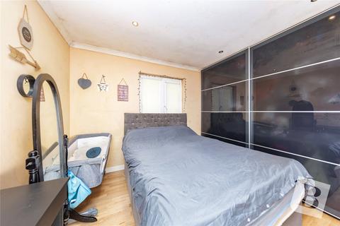 1 bedroom apartment for sale - Temple Avenue, Dagenham, Essex, RM8