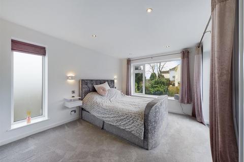 2 Anthea Road, Paignton, TQ3 1JY