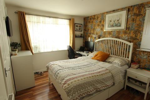 13 Sachfield Drive, Chafford Hundred, Grays, RM16 6QJ