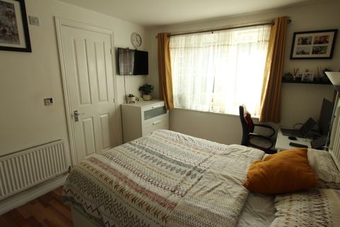 13 Sachfield Drive, Chafford Hundred, Grays, RM16 6QJ
