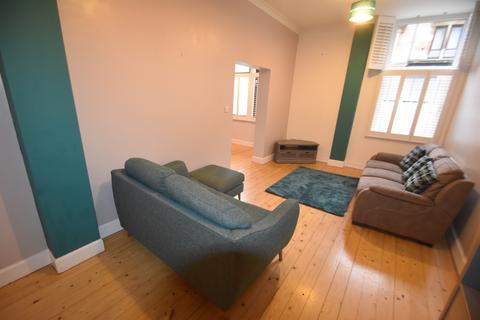 2 bedroom flat to rent, Old Dumbarton Road, Glasgow G3