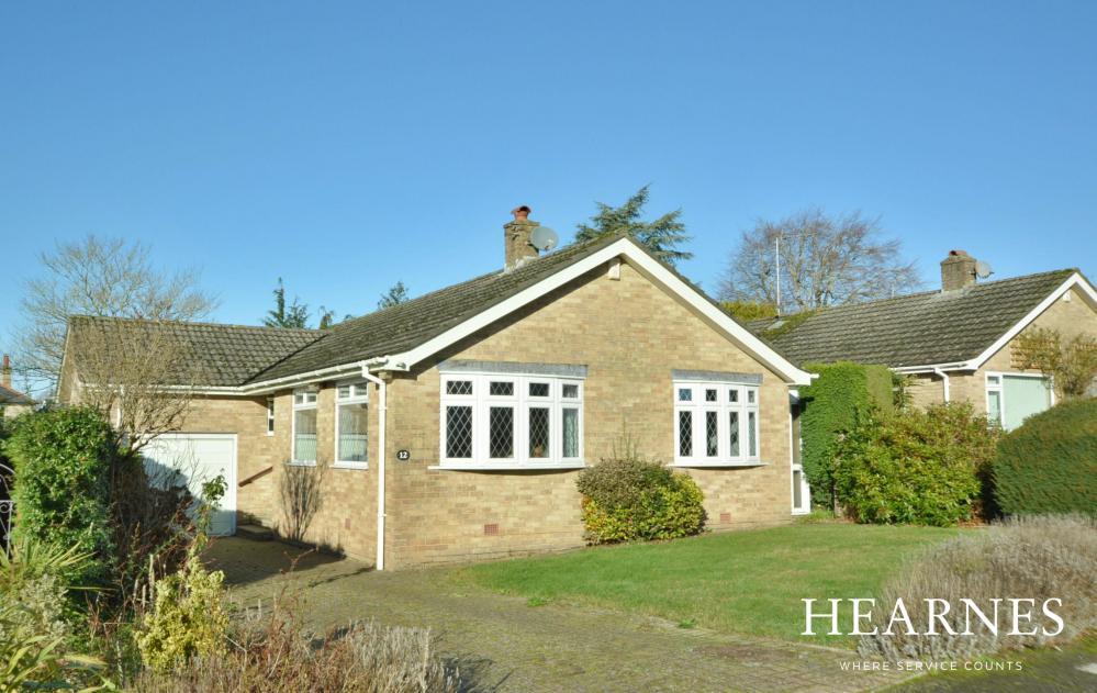 River Close, Wimborne, Dorset, BH21 1DN 2 bed detached bungalow £450,000