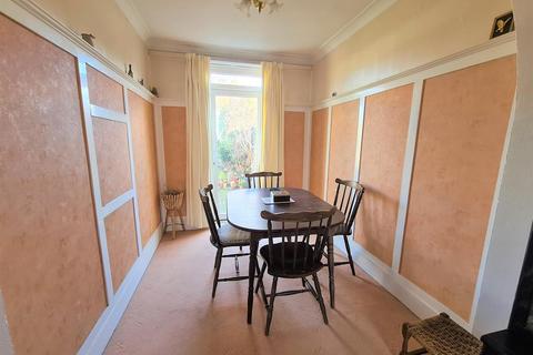 40 Limes Avenue, Carshalton, SM5 2AF