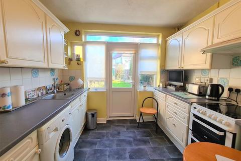 40 Limes Avenue, Carshalton, SM5 2AF