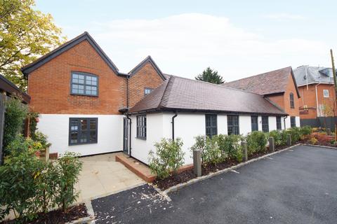 undefined, London Road, Hampshire RG27