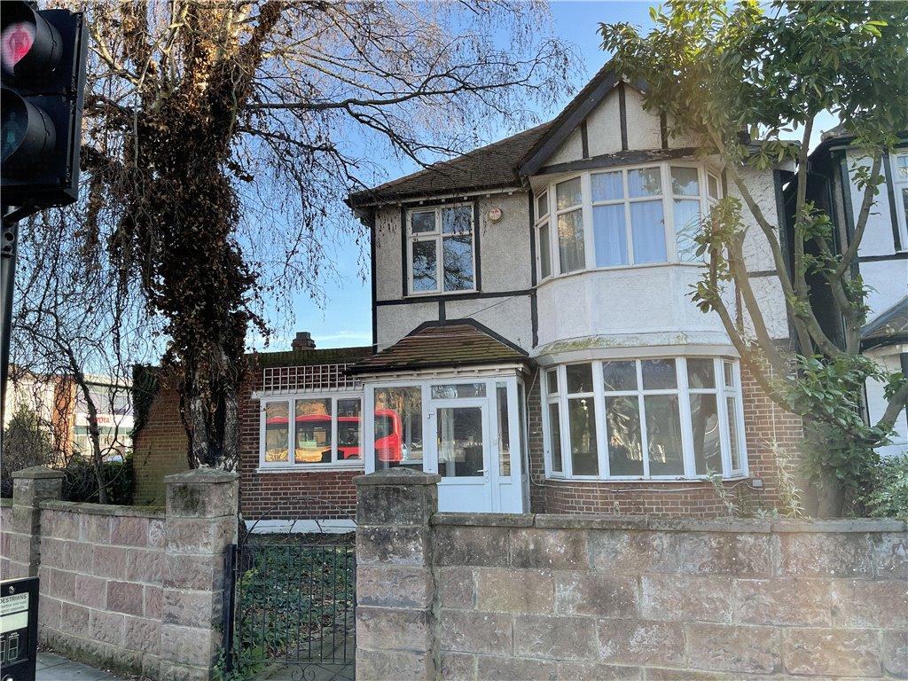 Whitton Road, Twickenham, TW2 4 bed detached house £2,000 pcm (£462 pw)