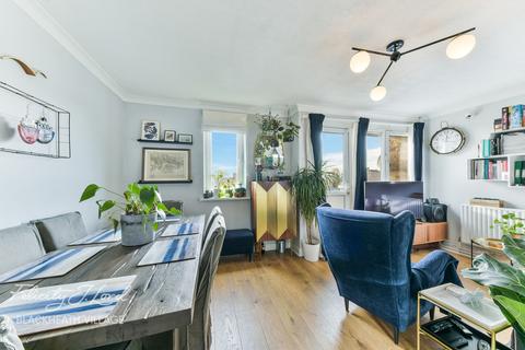 298 Wricklemarsh Road, London, SE3 8ES