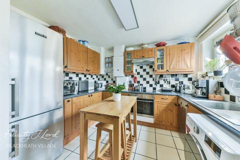 298 Wricklemarsh Road, London, SE3 8ES