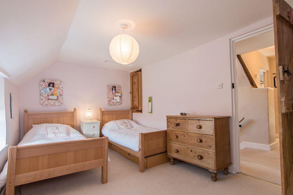 Bedroom 2 (Double)