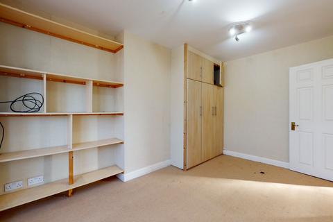 716 Hanworth Road, Whitton, Hounslow, TW4 5NT