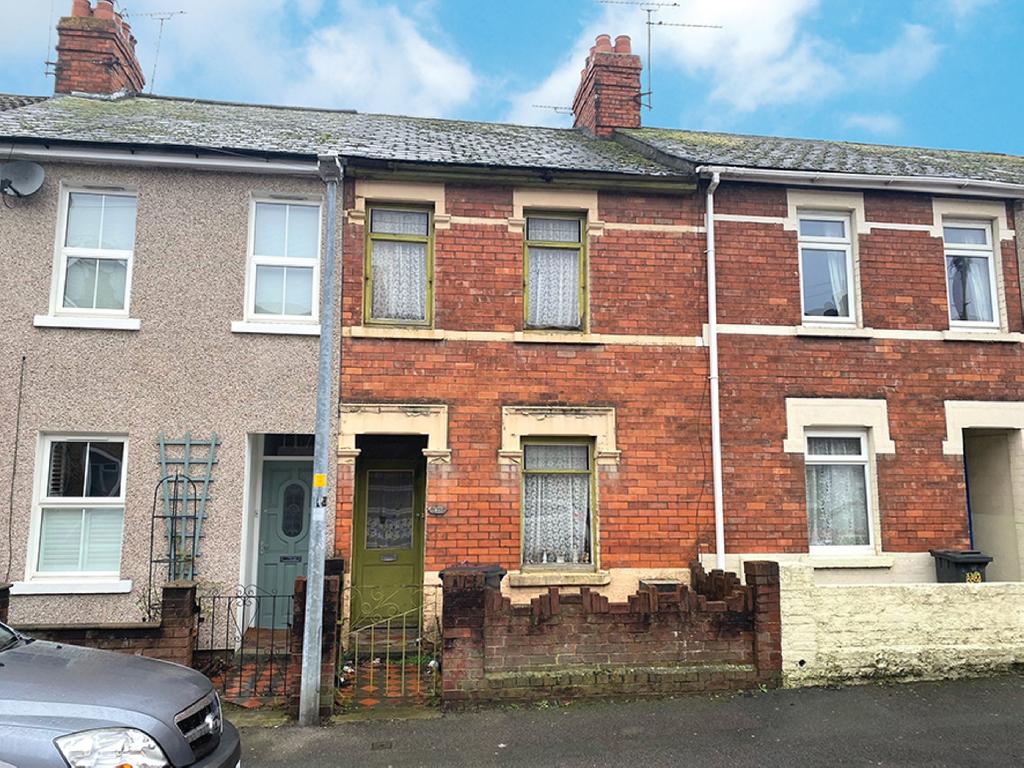 118 Redcliffe Street Swindon Wiltshire 2 Bed Terraced House £60 000