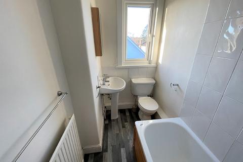23b The Grangeway, London, N21 2HD