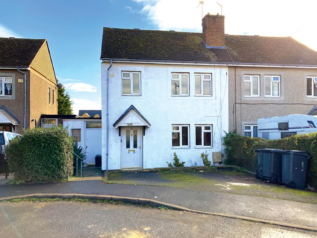 51 Cotswold Crescent, Chipping... 3 bed semidetached house £110,000