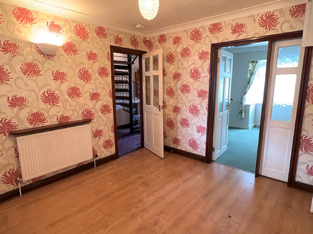 89 Stanhope Crescent, Arnold, Nottingham 3 bed semidetached house £