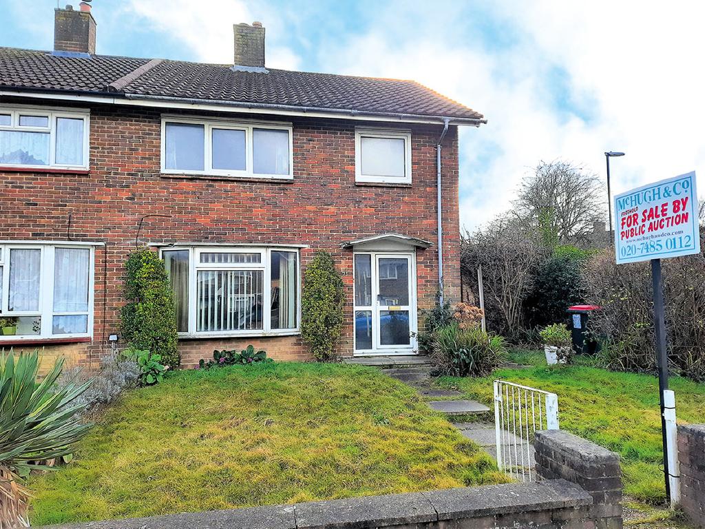 51 Ewhurst Road, West Green, Crawley... 3 bed semidetached house £