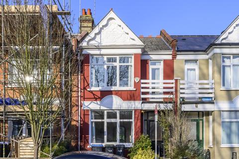 2 Tewkesbury Terrace, London, N11 2LT