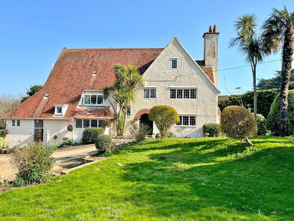 Kivernell Road, Milford on Sea, Lymington, SO41 6 bed detached house