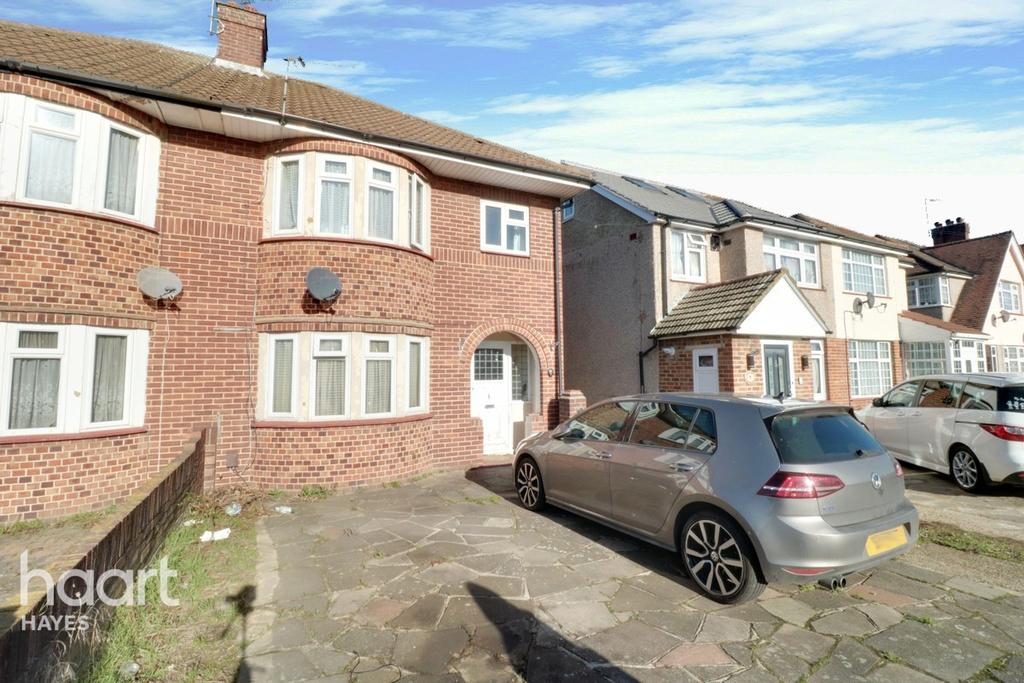 Wentworth Crescent, Hayes 3 bed semidetached house £500,000