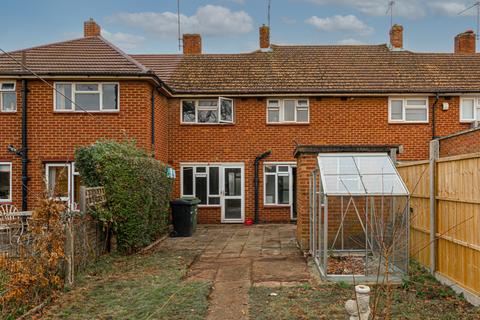 40 Clare Crescent, Leatherhead, KT22 7RQ