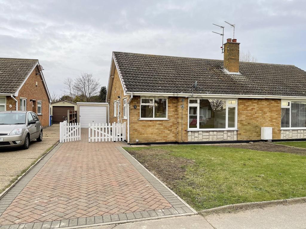 Westwood Avenue, Lowestoft 2 bed semidetached bungalow £225,000