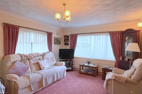 58 Beccles Road, Lowestoft, NR33 8QY