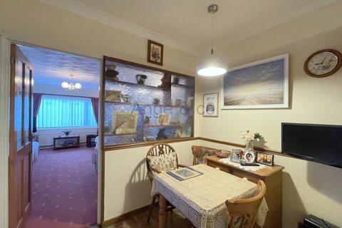 58 Beccles Road, Lowestoft, NR33 8QY